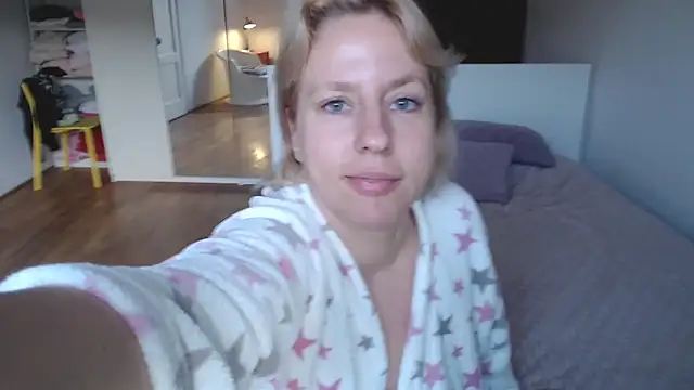 MariaValentine online show from October 2025 05:28:02 AM