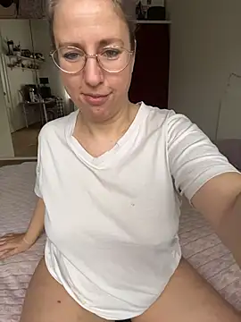 MariaValentine online show from January 2026 07:12:02 AM