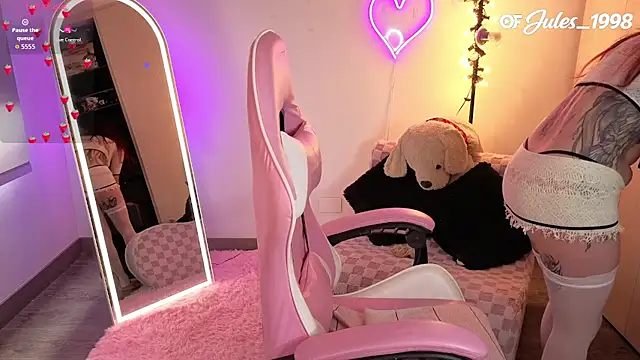 violet ch online show from February 2026 08:32:02 PM