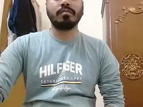 desiboyasif online show from December 2025 05:56:02 PM