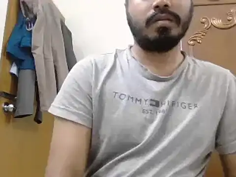 desiboyasif online show from November 2025 05:27:02 PM