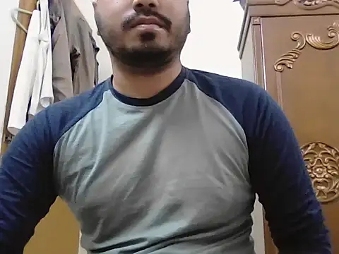 desiboyasif online show from December 2025 06:13:01 PM