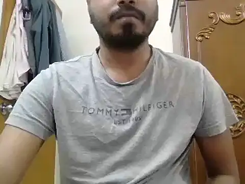 desiboyasif online show from October 2025 04:30:02 PM