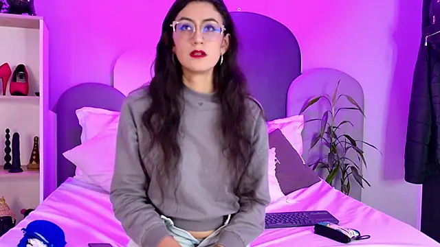SophieGomez22 online show from April 2026 11:39:01 AM