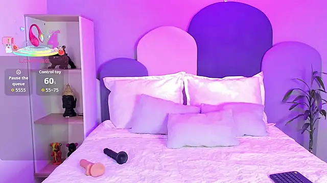 SophieGomez22 online show from December 2025 11:23:01 AM