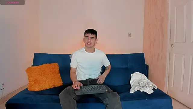 Ares Johnson online show from September 2025 12:58:01 PM