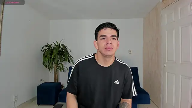 Ares Johnson online show from October 2025 12:18:01 PM