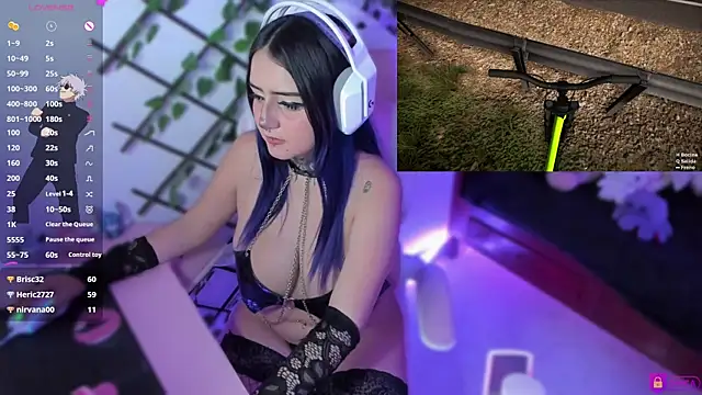 Snapshot of MaddyFooxx chatting on February 2025 01:45:01 AM MaddyFooxx online show from February 2025 01:45:01 AM