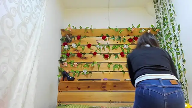 daniela casallas  online show from November 2025 11:15:02 AM