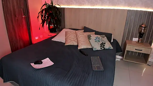 rebeca cortez  online show from April 2026 08:09:02 PM