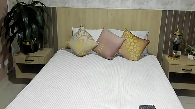 rebeca cortez  online show from June 2026 09:26:02 PM