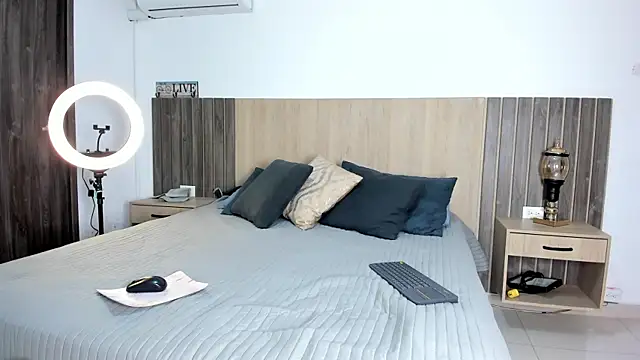 rebeca cortez  online show from February 2026 07:55:02 PM