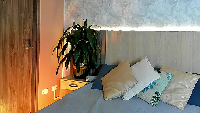 rebeca cortez  online show from March 2026 07:48:02 PM