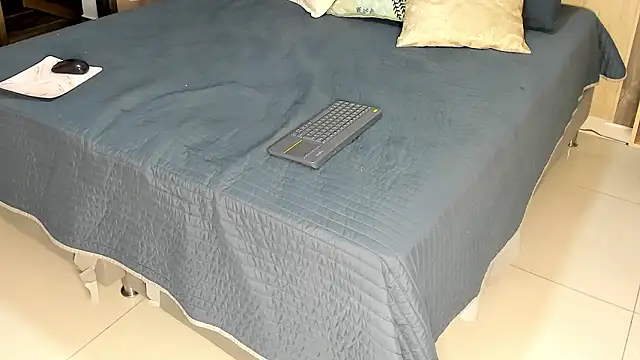 rebeca cortez  online show from March 2026 07:40:01 PM