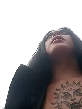 Snapshot of Mazikeen-- chatting on March 2025 10:32:02 PM Mazikeen-- online show from March 2025 10:32:02 PM