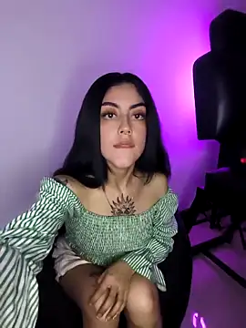 Snapshot of Mazikeen-- chatting on October 2025 09:37:02 PM Mazikeen-- online show from October 2025 09:37:02 PM