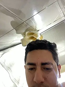 Snapshot of DanielGomez9 chatting on March 2025 01:14:01 AM DanielGomez9 online show from March 2025 01:14:01 AM