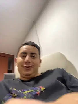 Snapshot of DanielGomez9 chatting on February 2025 12:16:01 AM DanielGomez9 online show from February 2025 12:16:01 AM