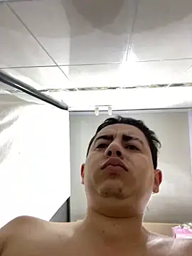 Snapshot of DanielGomez9 chatting on February 2025 12:31:01 PM DanielGomez9 online show from February 2025 12:31:01 PM