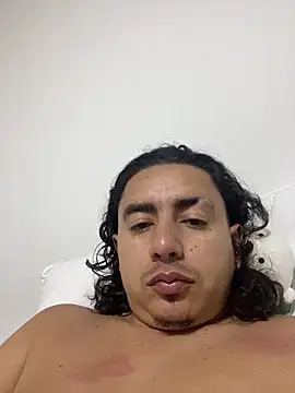 Snapshot of DanielGomez9 chatting on May 2026 04:42:02 AM DanielGomez9 online show from May 2026 04:42:02 AM