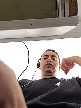 Snapshot of DanielGomez9 chatting on February 2025 02:05:02 PM DanielGomez9 online show from February 2025 02:05:02 PM