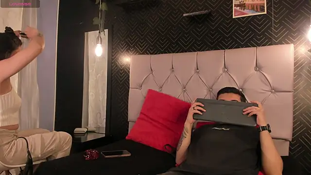 BradLovEmma  online show from November 2025 01:32:02 AM