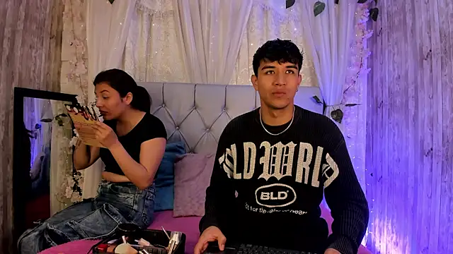 BradLovEmma  online show from October 2025 03:46:02 PM