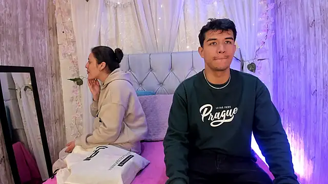 BradLovEmma  online show from October 2025 10:15:01 AM