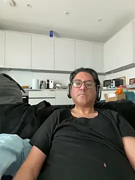 Robin007 online show from March 2025 11:21:02 AM