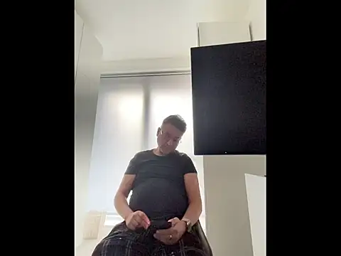 Robin007 online show from March 2026 05:20:01 PM