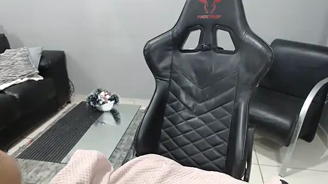 Livia Diaz online show from January 2026 11:08:01 PM