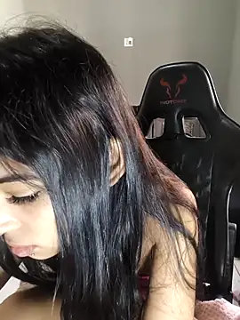 Livia Diaz online show from April 2026 05:29:01 PM