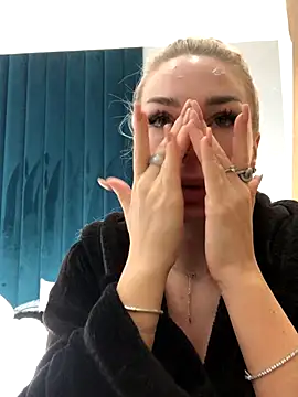 Russian Ava online show from October 2025 06:33:02 AM