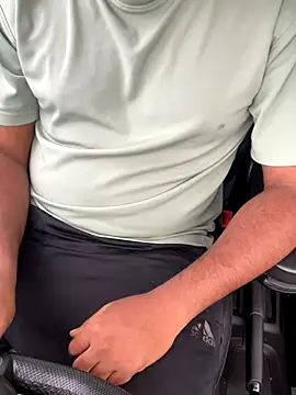 Snapshot of bighorn2000 chatting on October 2025 11:33:01 AM bighorn2000 online show from October 2025 11:33:01 AM