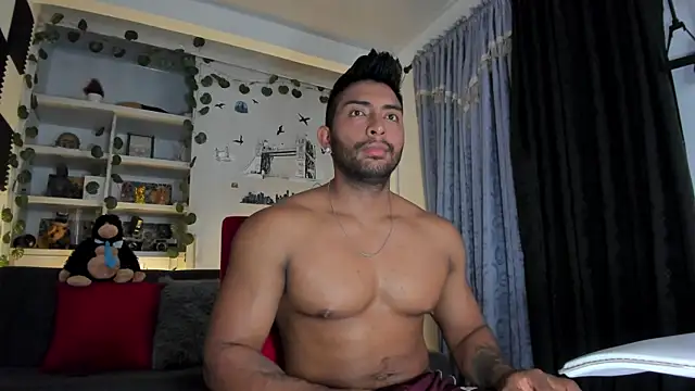 Snapshot of Couple_muscle1 chatting on September 2025 10:21:01 PM Couple muscle1 online show from September 2025 10:21:01 PM