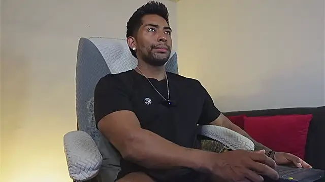 Snapshot of Couple_muscle1 chatting on July 2026 10:44:02 PM Couple muscle1 online show from July 2026 10:44:02 PM