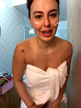 Eva Gonzalez online show from October 2025 02:52:02 PM