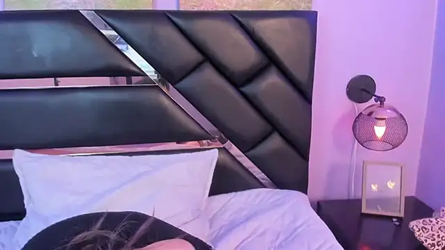 Snapshot of Annie_mone chatting on March 2025 10:09:02 PM Annie mone online show from March 2025 10:09:02 PM