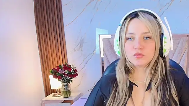 Annie mone online show from February 2026 10:12:02 PM