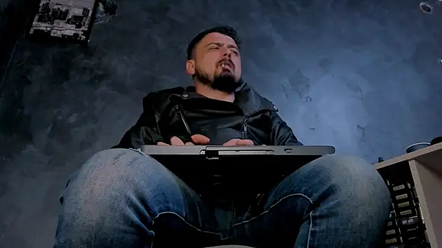 Snapshot of Master_Mark_Wayne chatting on April 2026 07:15:01 AM Master Mark Wayne online show from April 2026 07:15:01 AM