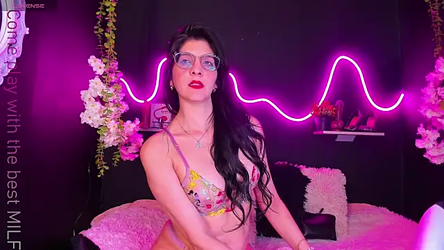 Snapshot of caro_lyne_ chatting on February 2025 01:53:02 PM caro lyne online show from February 2025 01:53:02 PM