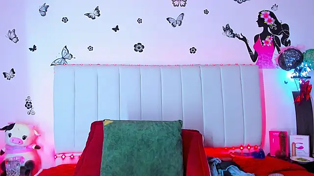 caro lyne  online show from March 2026 05:12:02 PM