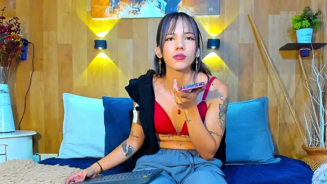 marianaa90 online show from April 2026 01:29:01 PM