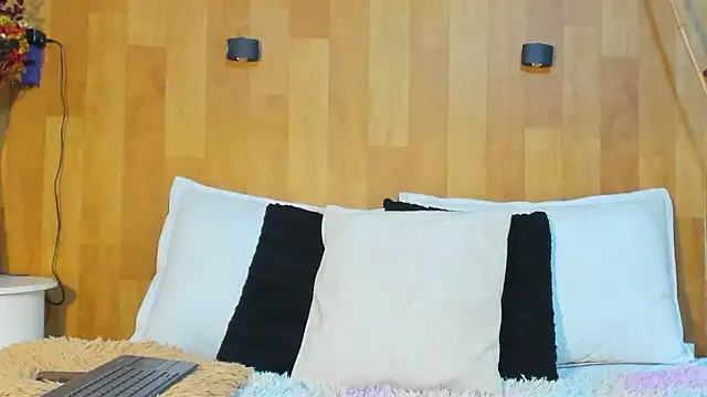 marianaa90 online show from March 2026 04:11:01 PM