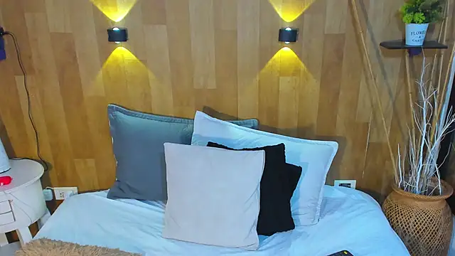 marianaa90 online show from March 2026 04:10:01 PM