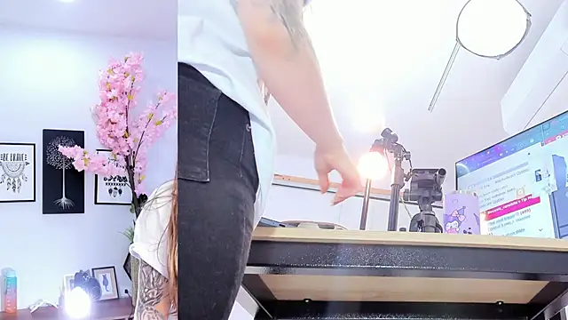 Siouxsie cenobite online show from December 2025 11:20:01 AM