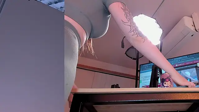 Siouxsie cenobite online show from April 2026 11:11:01 AM