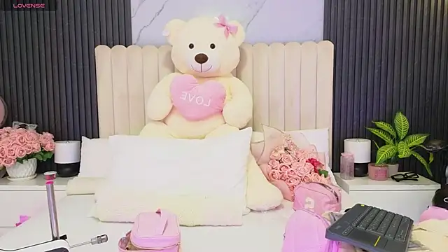 Madiee Rhea online show from June 2026 07:41:02 PM