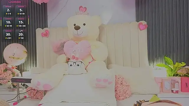Madiee Rhea online show from April 2026 08:57:02 PM