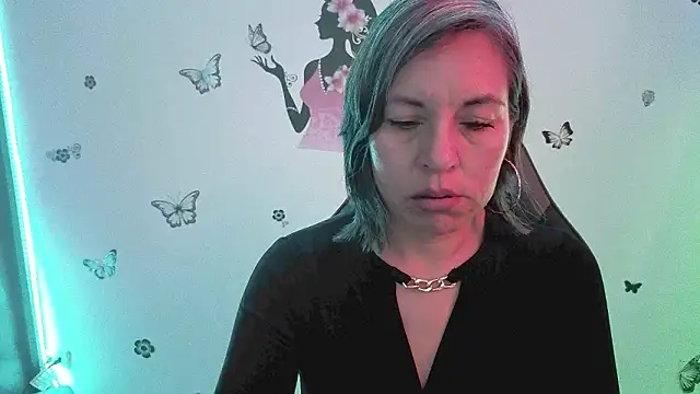 Lady breaks hearts online show from March 2026 12:28:02 PM